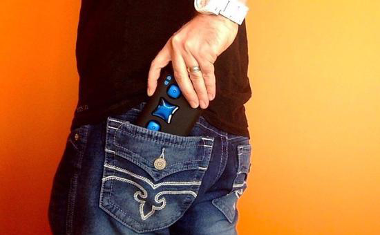 【組圖】堪稱史上最小無人機(jī) 用5號(hào)電池售價(jià)僅30美元