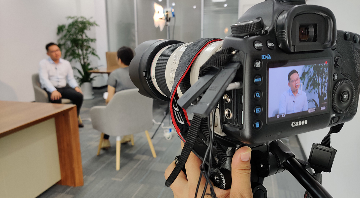 《洞見》節(jié)目組采訪蜂巢能源科技有限公司合伙人、總裁楊紅新