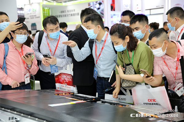 參觀人次10萬(wàn)+ 上千家產(chǎn)業(yè)鏈企業(yè)亮相CIBF2021 參觀人次10萬(wàn)+ 上千家產(chǎn)業(yè)鏈企業(yè)亮相CIBF2021