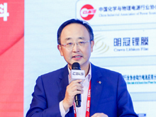 欣旺達(dá)電子股份有限公司副總裁梁銳主持“動(dòng)力電池產(chǎn)業(yè)鏈極限制造與創(chuàng)新技術(shù)”主題論壇