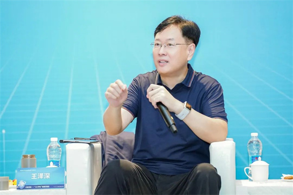 “Li+學(xué)社”高端對話:警惕全球化機(jī)遇下,鋰電企業(yè)的出海挑戰(zhàn)和技術(shù)迭代風(fēng)險(xiǎn) “Li+學(xué)社”高端對話:警惕全球化機(jī)遇下,鋰電企業(yè)的出海挑戰(zhàn)和技術(shù)迭代風(fēng)險(xiǎn)