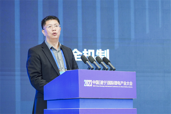 安邁特李永偉:一次蒸鍍成膜技術(shù)將加速復(fù)合集流體的量產(chǎn)化應(yīng)用 安邁特李永偉:一次蒸鍍成膜技術(shù)將加速復(fù)合集流體的量產(chǎn)化應(yīng)用