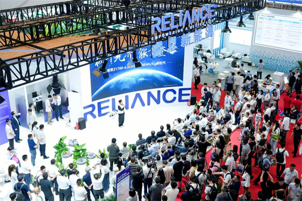 「極耳無界 能量登峰」發(fā)布會(huì)圓滿落幕:睿恩21700-6Ah電池全球首發(fā),攜手蔡司共繪質(zhì)量新篇章 「極耳無界 能量登峰」發(fā)布會(huì)圓滿落幕:睿恩21700-6Ah電池全球首發(fā),攜手蔡司共繪質(zhì)量新篇章