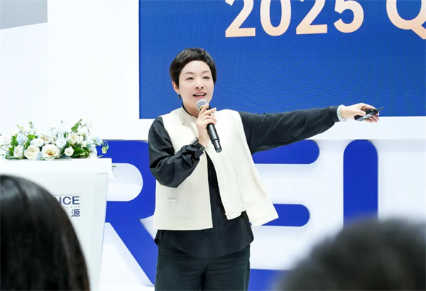 「極耳無界 能量登峰」發(fā)布會(huì)圓滿落幕:睿恩21700-6Ah電池全球首發(fā),攜手蔡司共繪質(zhì)量新篇章 「極耳無界 能量登峰」發(fā)布會(huì)圓滿落幕:睿恩21700-6Ah電池全球首發(fā),攜手蔡司共繪質(zhì)量新篇章