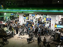 原油風暴沖擊亞洲民生底端：燃油兩輪車承壓，“油改電”加速